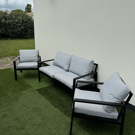 Relax Et Bassin بيت للعطل لو بورغ